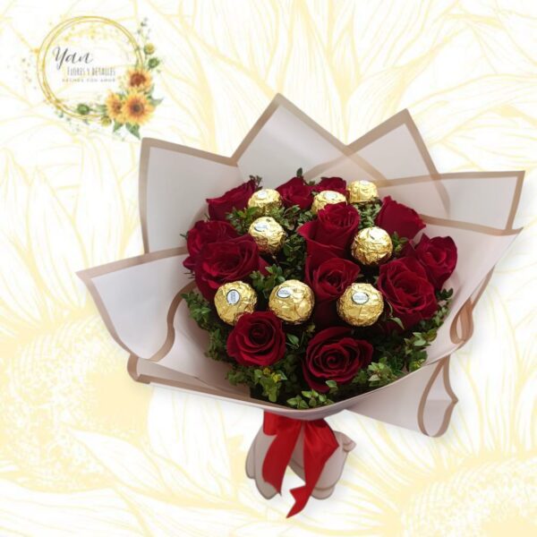 DELICADO RAMO DE 12 ROSAS Y 8 BOMBONES