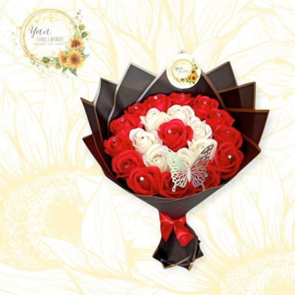 RAMO DE ROSAS ETERNAS